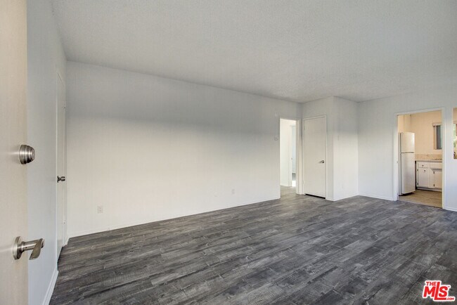 Building Photo - 2230 Redondo Blvd