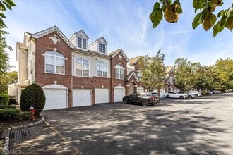 Building Photo - 120 Rock Creek Dr