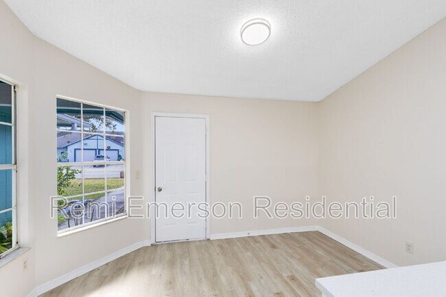 Foto del edificio - 7951 Merrimac Cove Dr