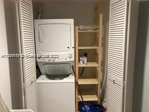 Building Photo - 121 NE 34th St