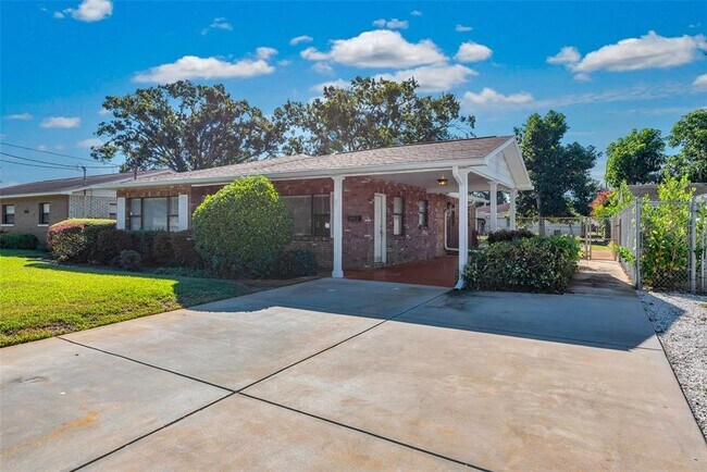 Foto del edificio - 2912 W Lake Ave