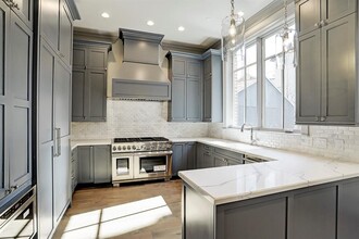 Building Photo - 1909 Revere St