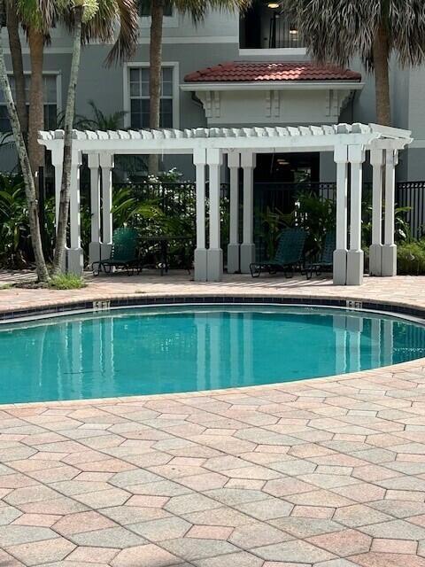 Building Photo - 5024 Lantana Rd