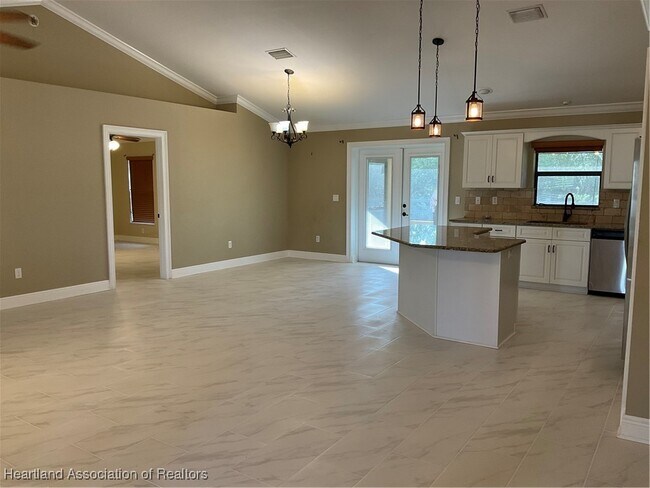Building Photo - 4515 Medina Way