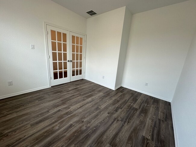 Building Photo - For Lease | 4 Bed, 2.5 Bath | 2,472 Sq Ft ...