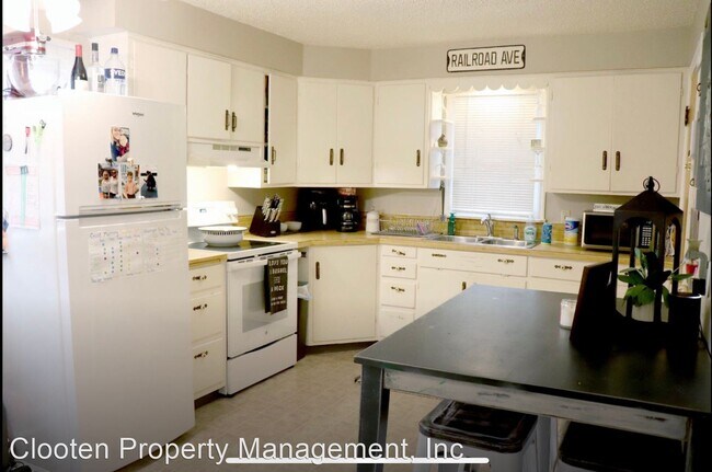 Building Photo - 2 br, 1 bath House - 1001 N 14th St