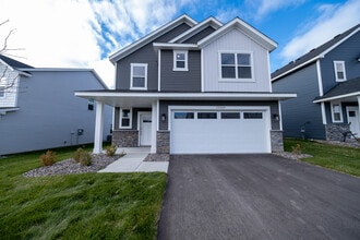 Building Photo - 22660 Isla Wy