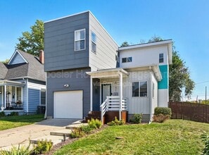 Building Photo - 1421 Leonard St