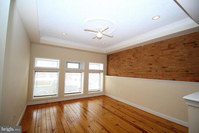 Foto del edificio - 1300 S Hanover St