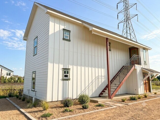 Foto del edificio - 1915 Creston Dr
