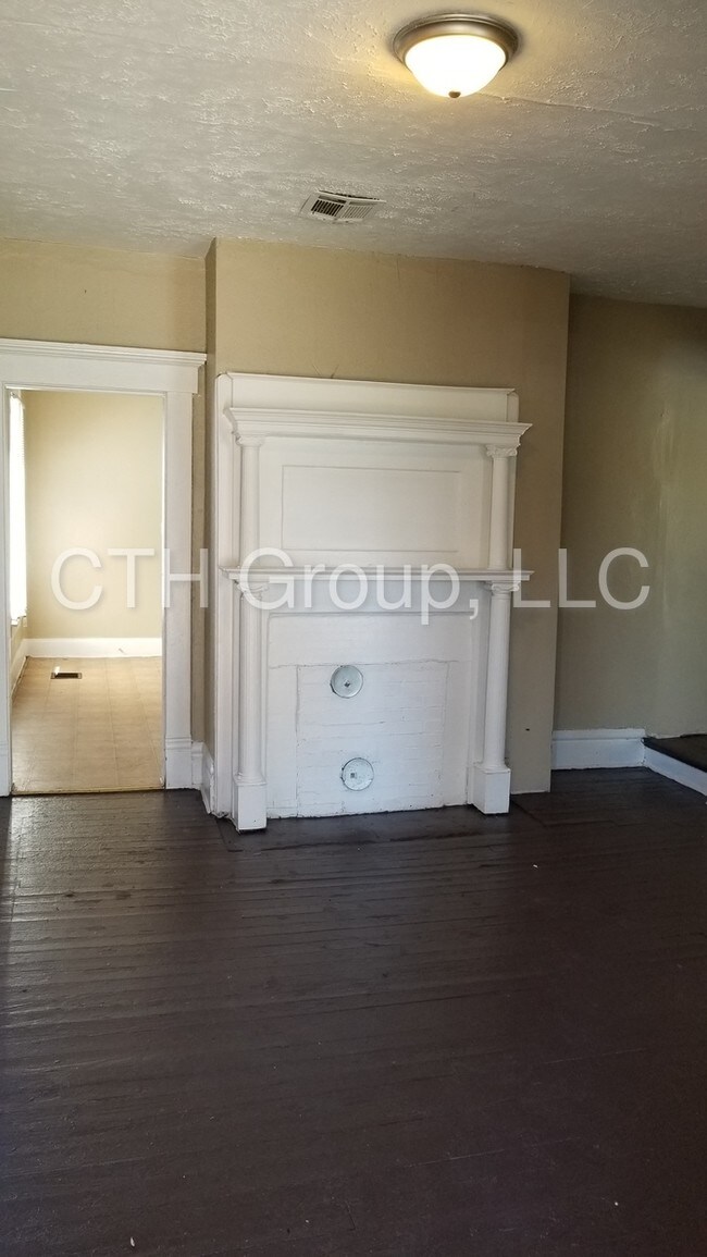 Building Photo - 457 N Monroe Ave