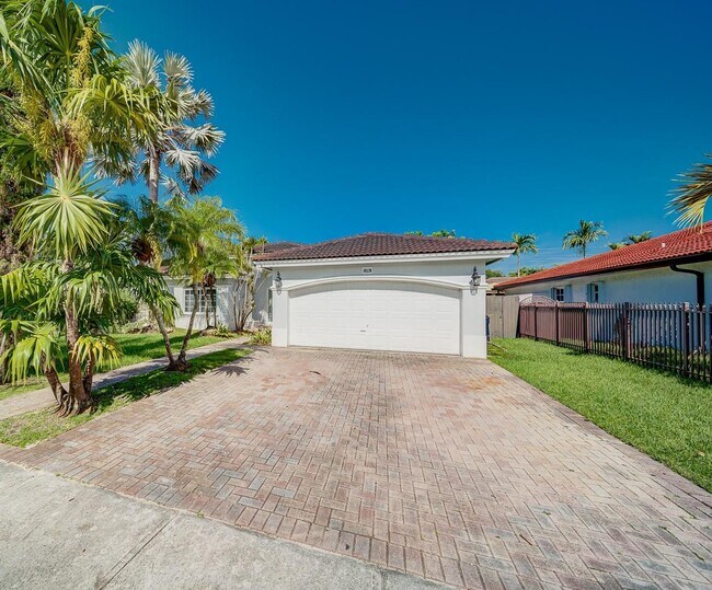 Building Photo - 18128 SW 151st Ave