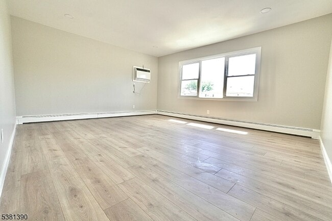 Building Photo - 467 Hobson Ave