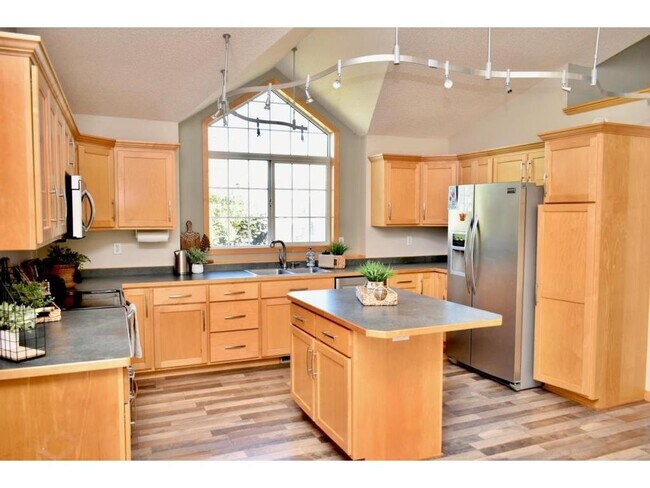 Foto del edificio - 1304 Stone Ridge Rd