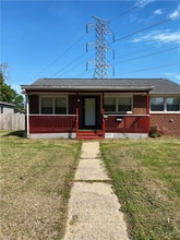 Building Photo - 717 73rd St