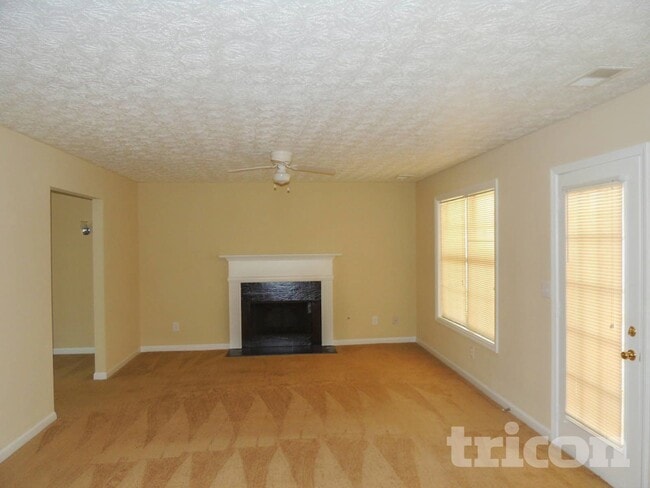 Foto del edificio - 8036 Harmony Lakes Dr