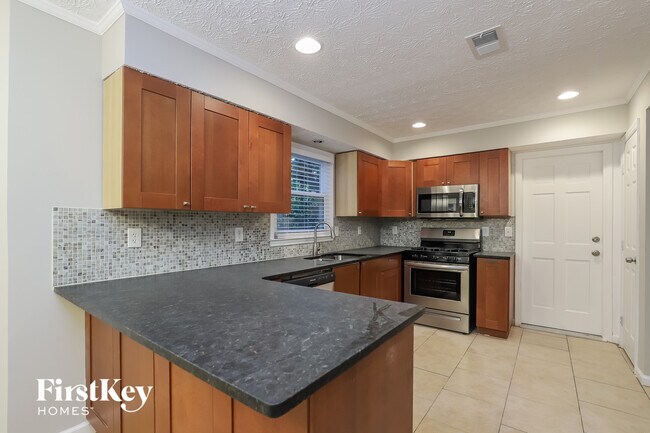 Building Photo - 3585 Chastain Ct