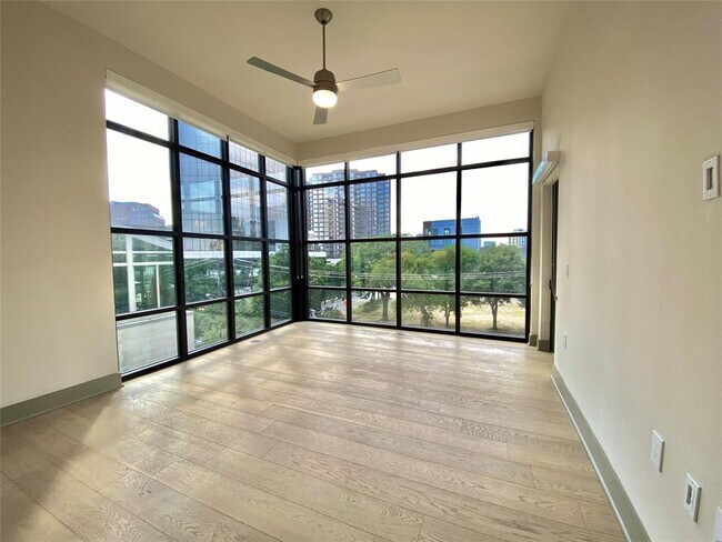 Foto del edificio - 3316 Oak Grove Ave