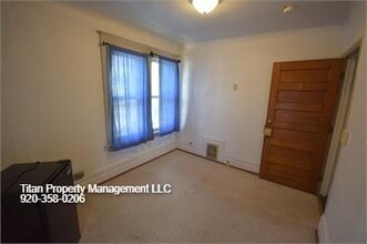 Building Photo - 860 Cherry St
