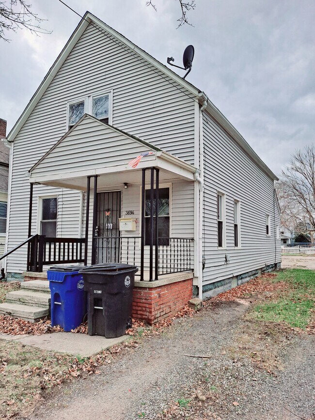 Building Photo - 3694 E 54th St
