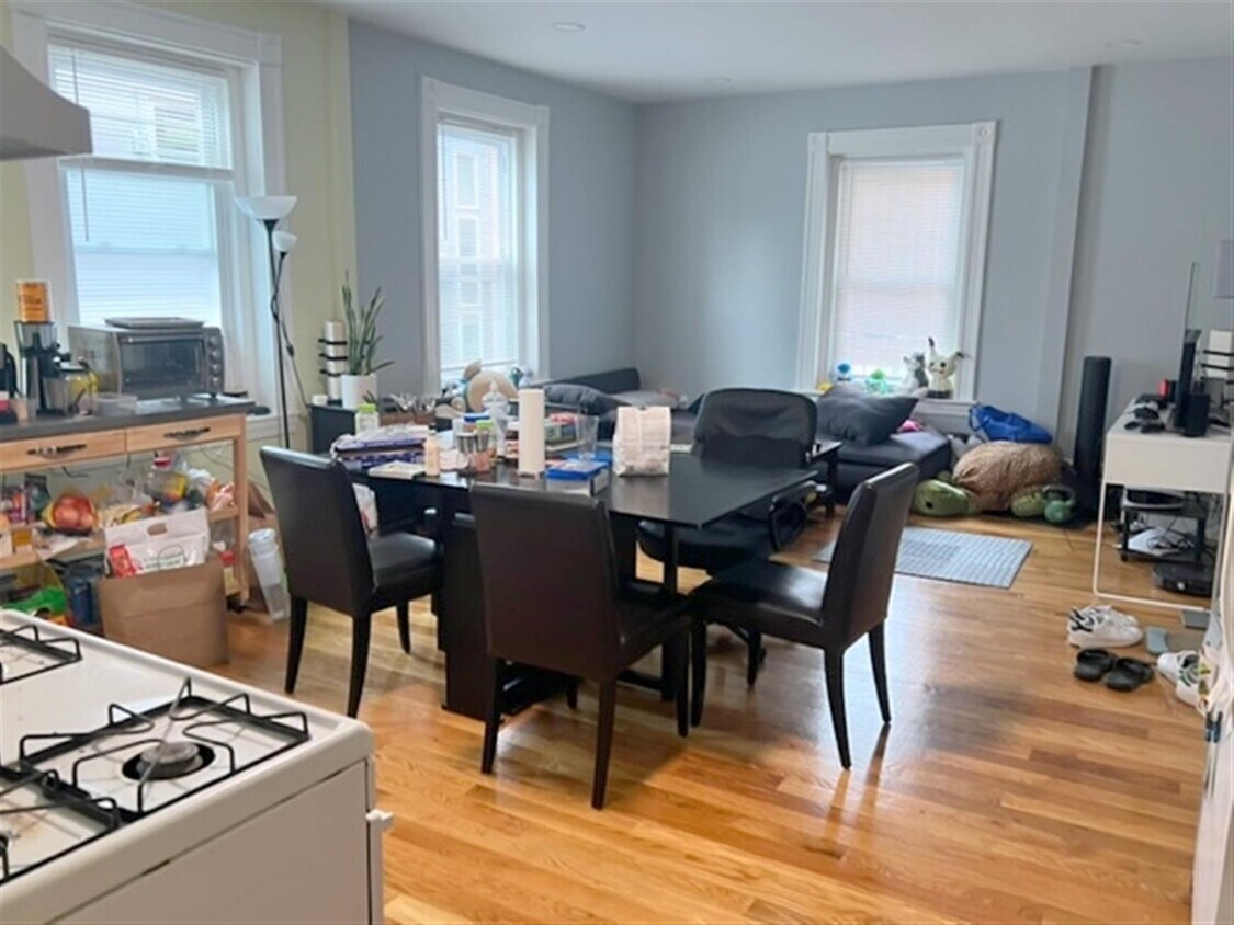 Foto principal - 119 Harvard St