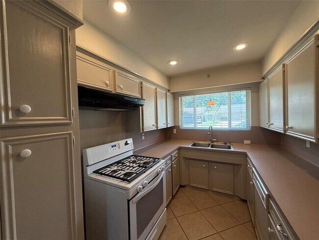 Foto del edificio - 4138 Donna Lynn Dr