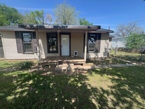 Building Photo - 1034 Foster Ln