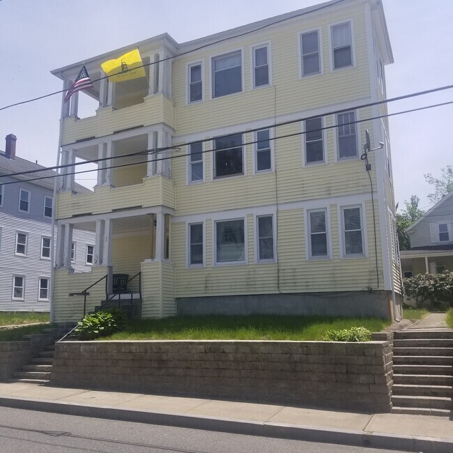 49 Elm St Unit 2, ster, MA 01570 Apartments in ster, MA