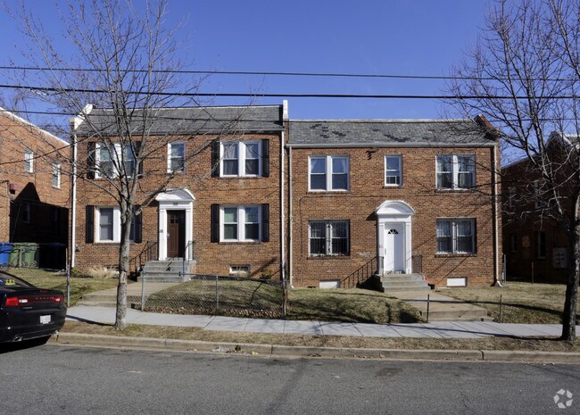 Foto del edificio - 316-320 34th St SE
