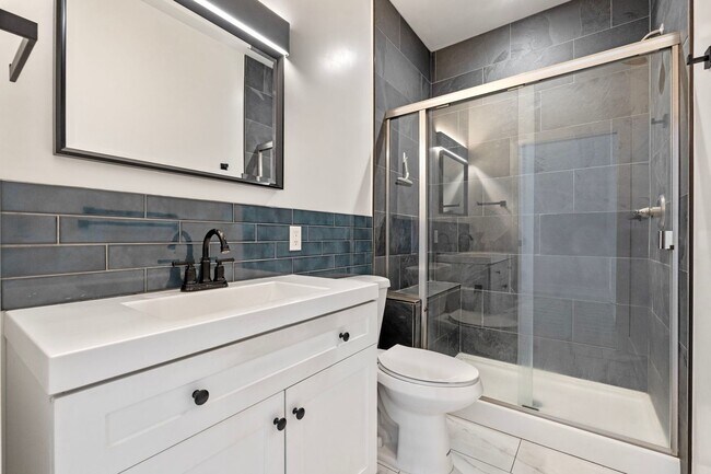 Foto del edificio - 903 W 7th St