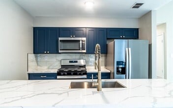 Building Photo - 916 Sirocco Dr