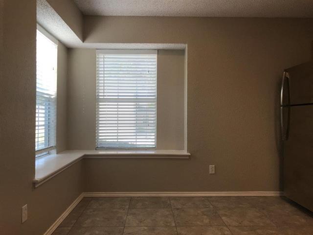 Building Photo - 601 Hollyberry Dr