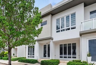 Building Photo - 6461 NW 103rd Psge