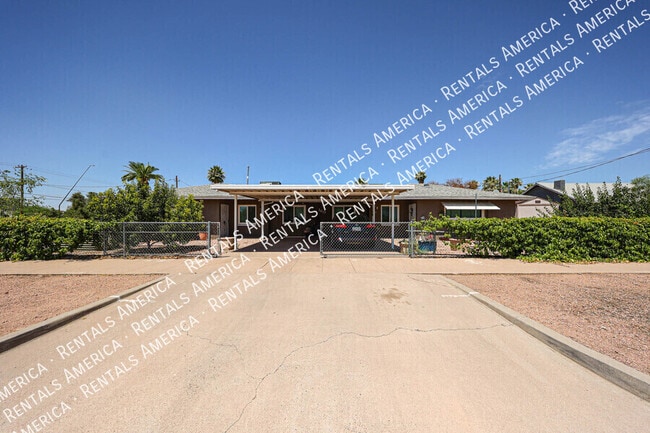 Building Photo - 160 S Hibbert
