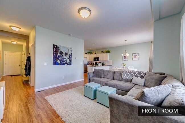 Foto del edificio - 4253 Cresthaven Ln