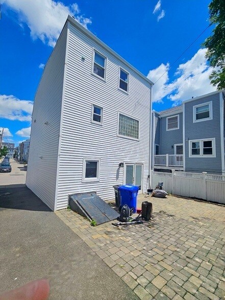 Foto del edificio - 711 E 7th St