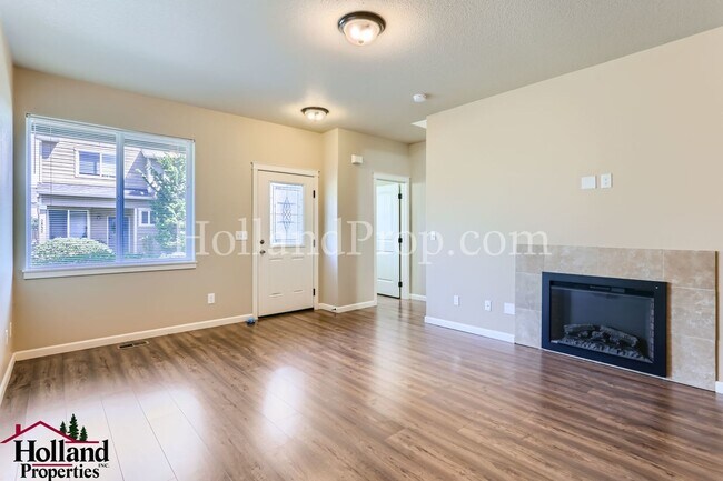 Foto del edificio - Lovely Townhouse in Forest Grove.