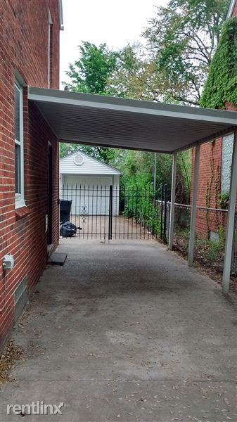 Building Photo - 17636 Avon Ave