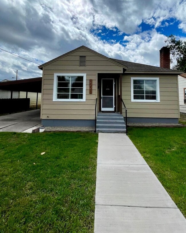 Building Photo - 2220 Radcliffe Ave