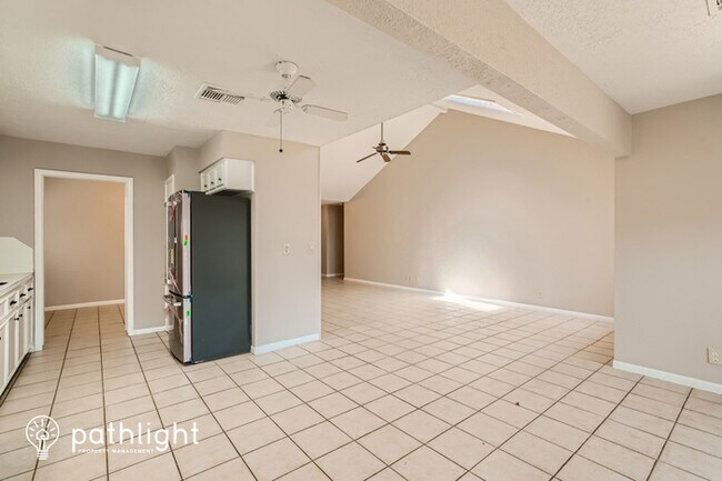 Foto del edificio - 5506 Enchanted Timbers Drive, Humble, TX, ...