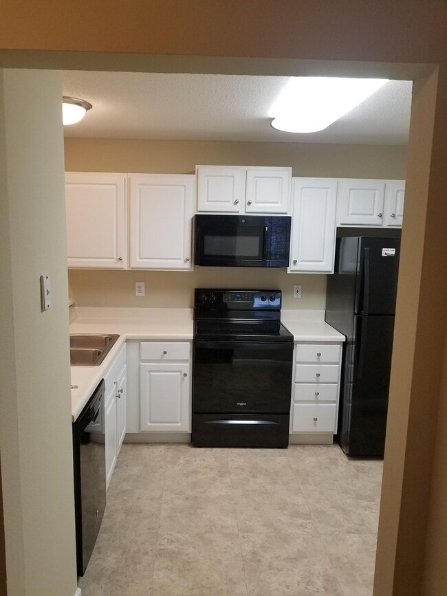 Building Photo - 445 Orchard View Ct