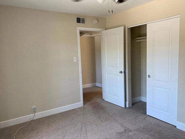 Foto del edificio - 131 Virginia Hills Dr