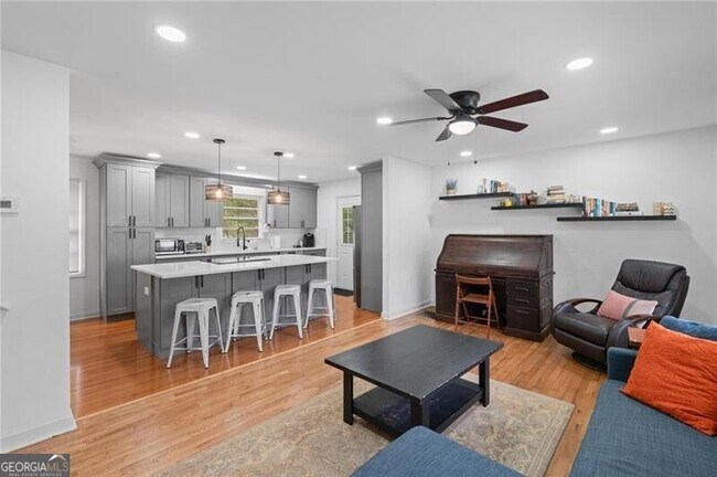 Foto del edificio - 799 Pine Roc Dr