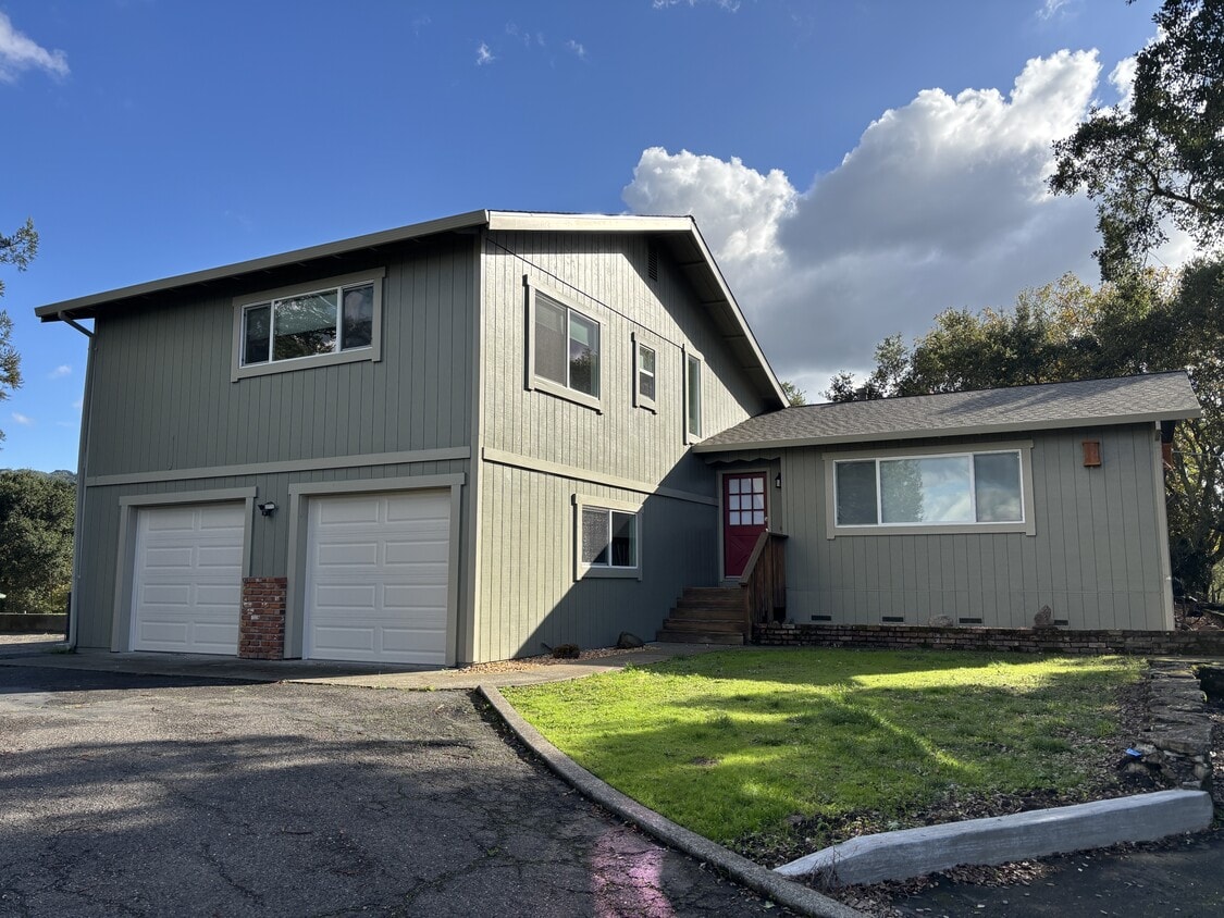 Primary Photo - 1776 Meda Ave