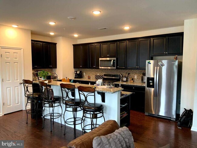 Foto del edificio - 311 Stafford Ct