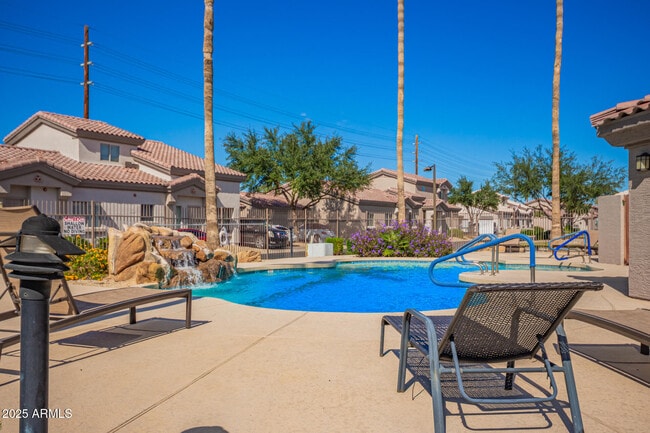 Building Photo - 7978 W Beck Ln