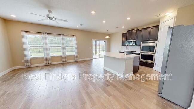 Building Photo - 201 Silver Creek Pl