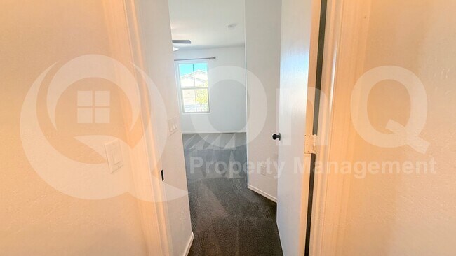 Foto del edificio - 757 W Kingman Dr