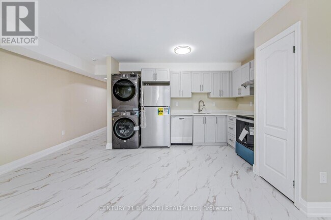 Building Photo - 82 Peel St