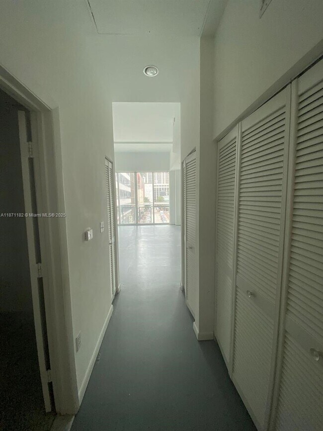 Foto del edificio - 253 NE 2nd St